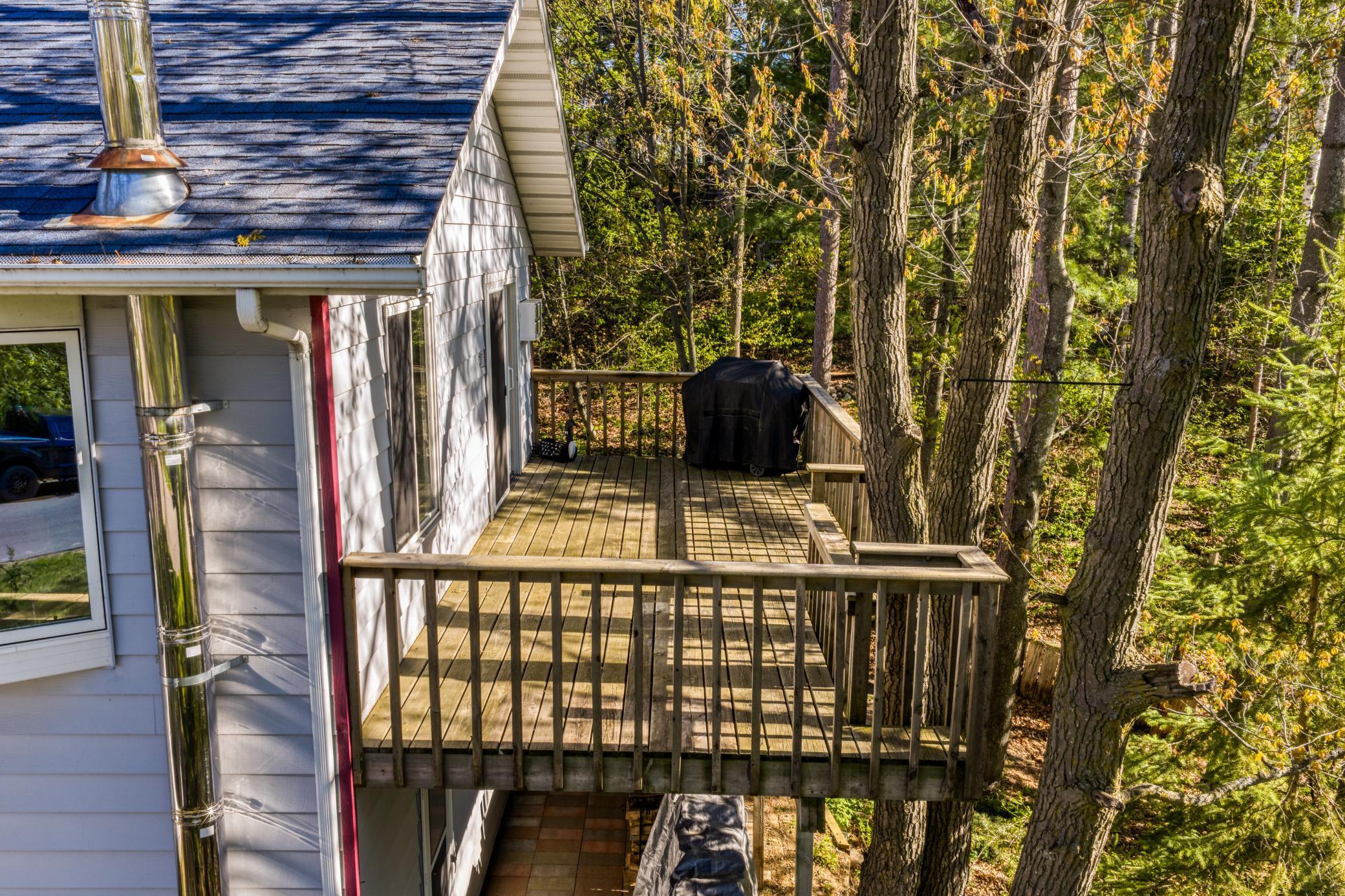 101 Summit Avenue W Property Photo 32