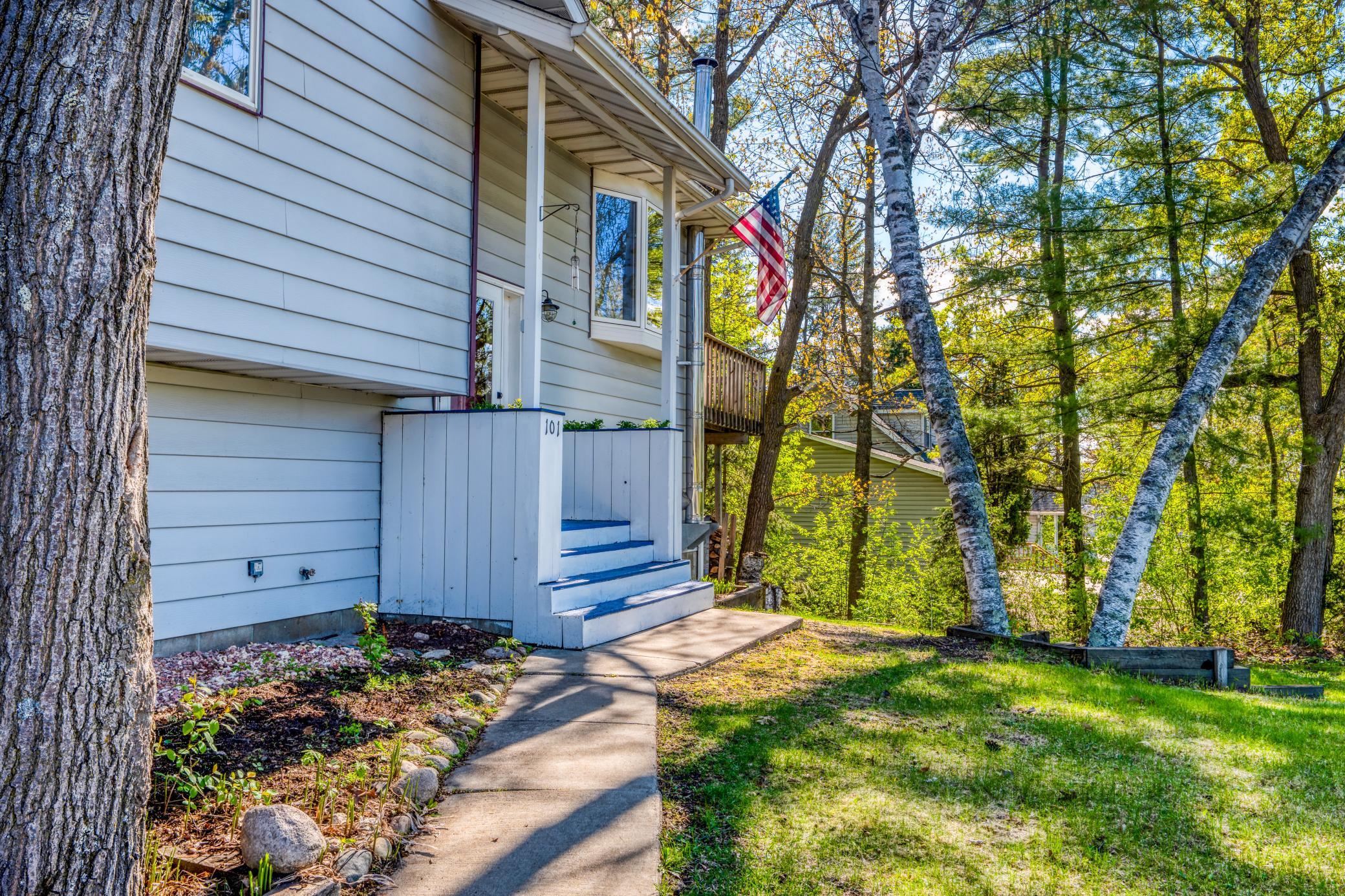 101 Summit Avenue W Property Photo 40