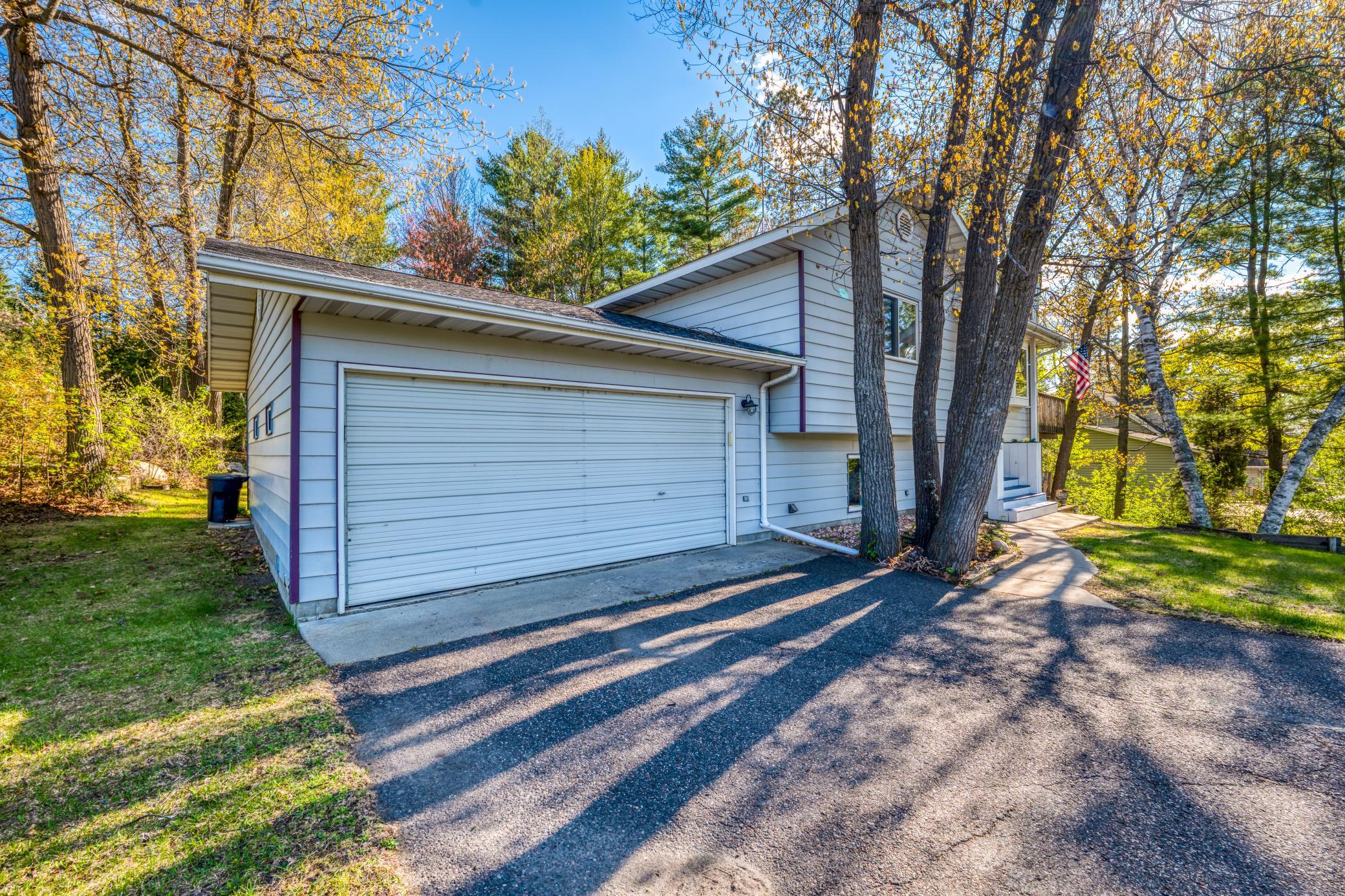 101 Summit Avenue W Property Photo 43
