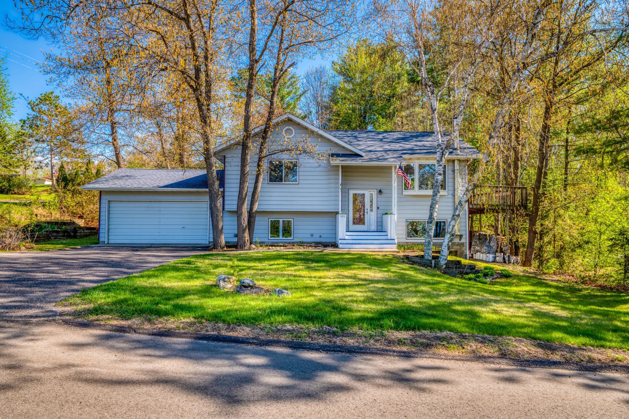 101 Summit Avenue W Property Photo 46