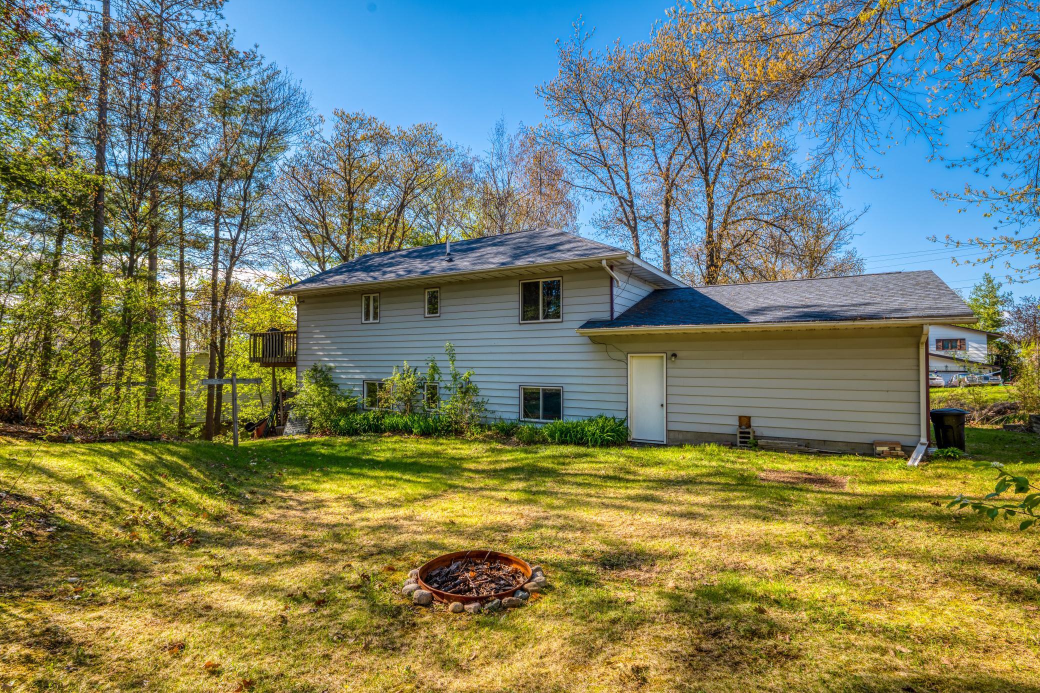 101 Summit Avenue W Property Photo 49