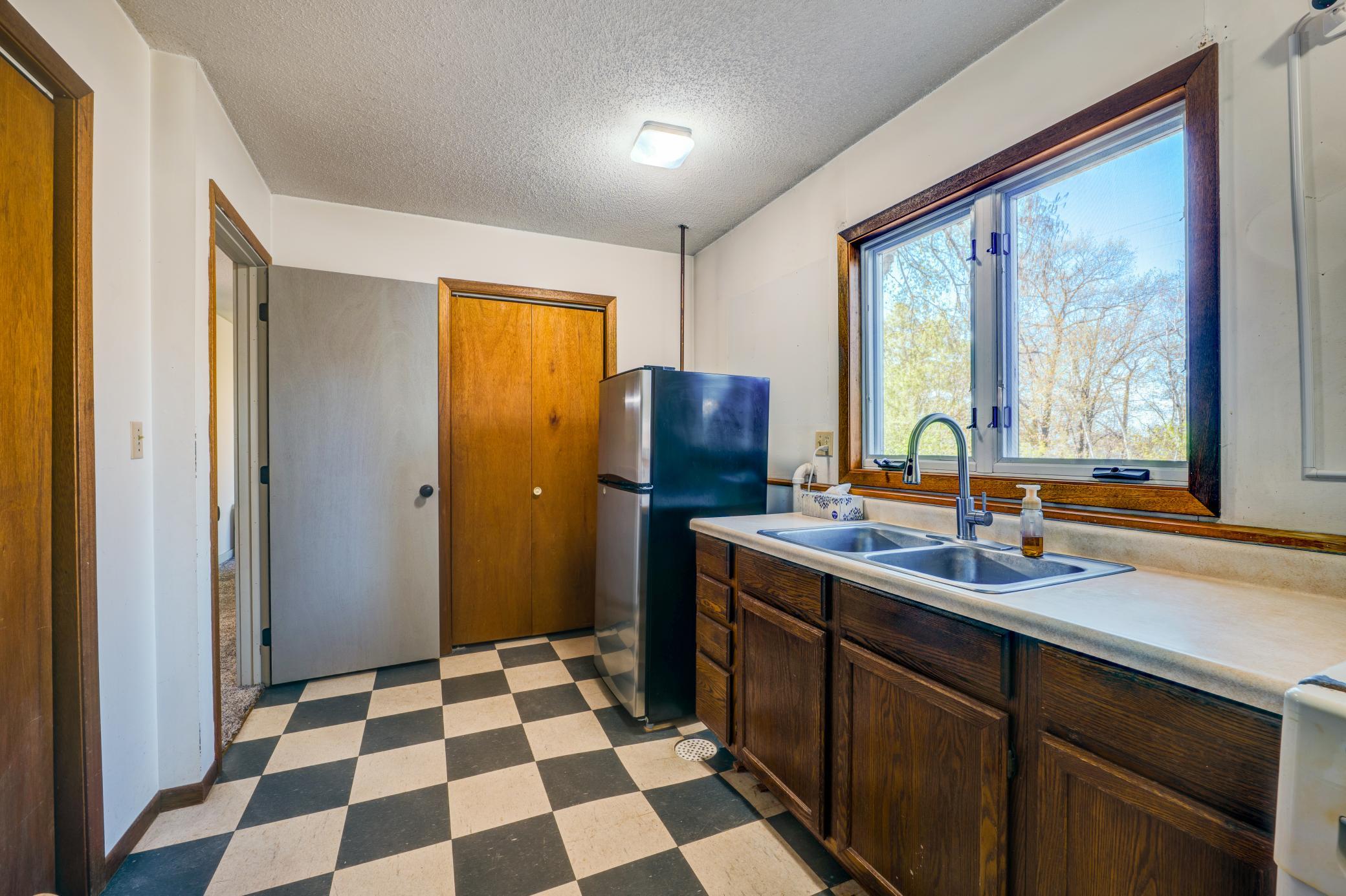 101 Summit Avenue W Property Photo 63