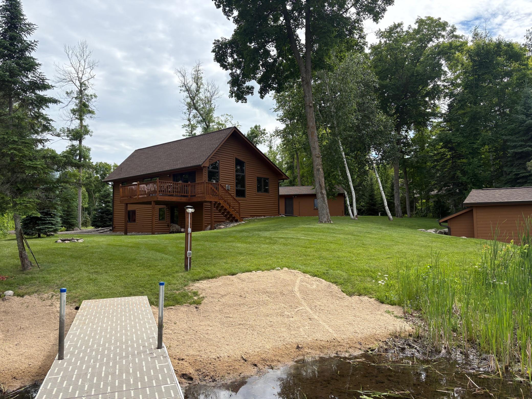 940 Maple Crest Drive Nw Property Photo 3