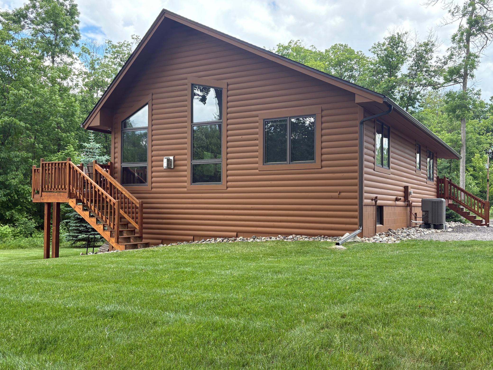 940 Maple Crest Drive Nw Property Photo 4