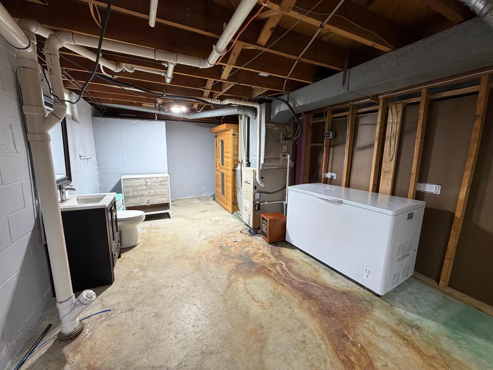 722 Adams Avenue Property Photo 37