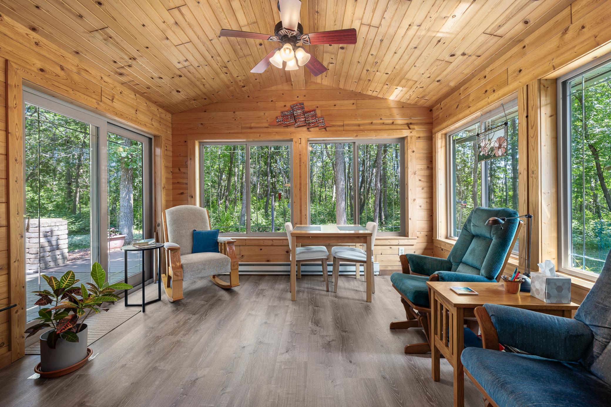 9809 Ravenswood Road Property Photo 12