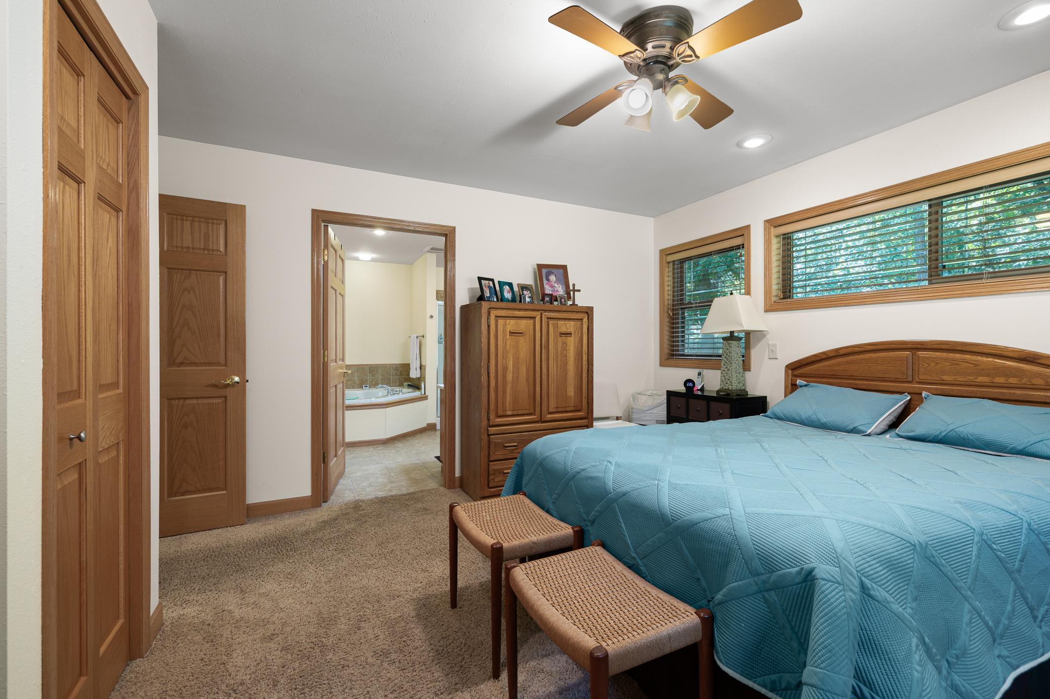 9809 Ravenswood Road Property Photo 15