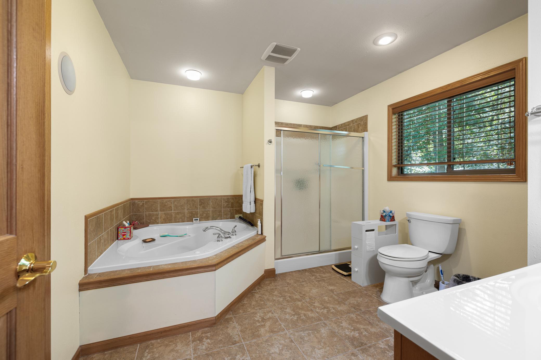 9809 Ravenswood Road Property Photo 16