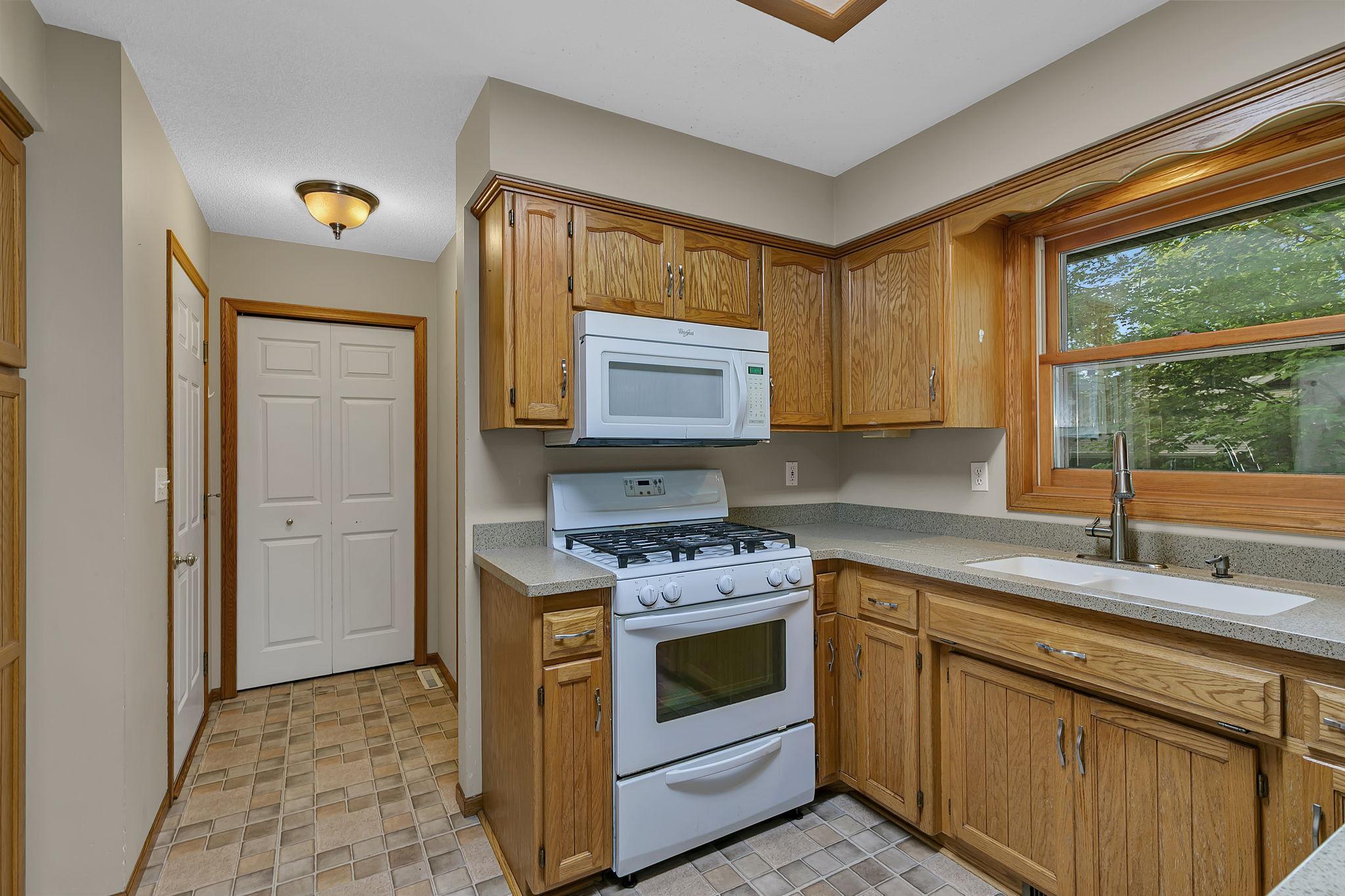1812 Haller Way Property Photo 22