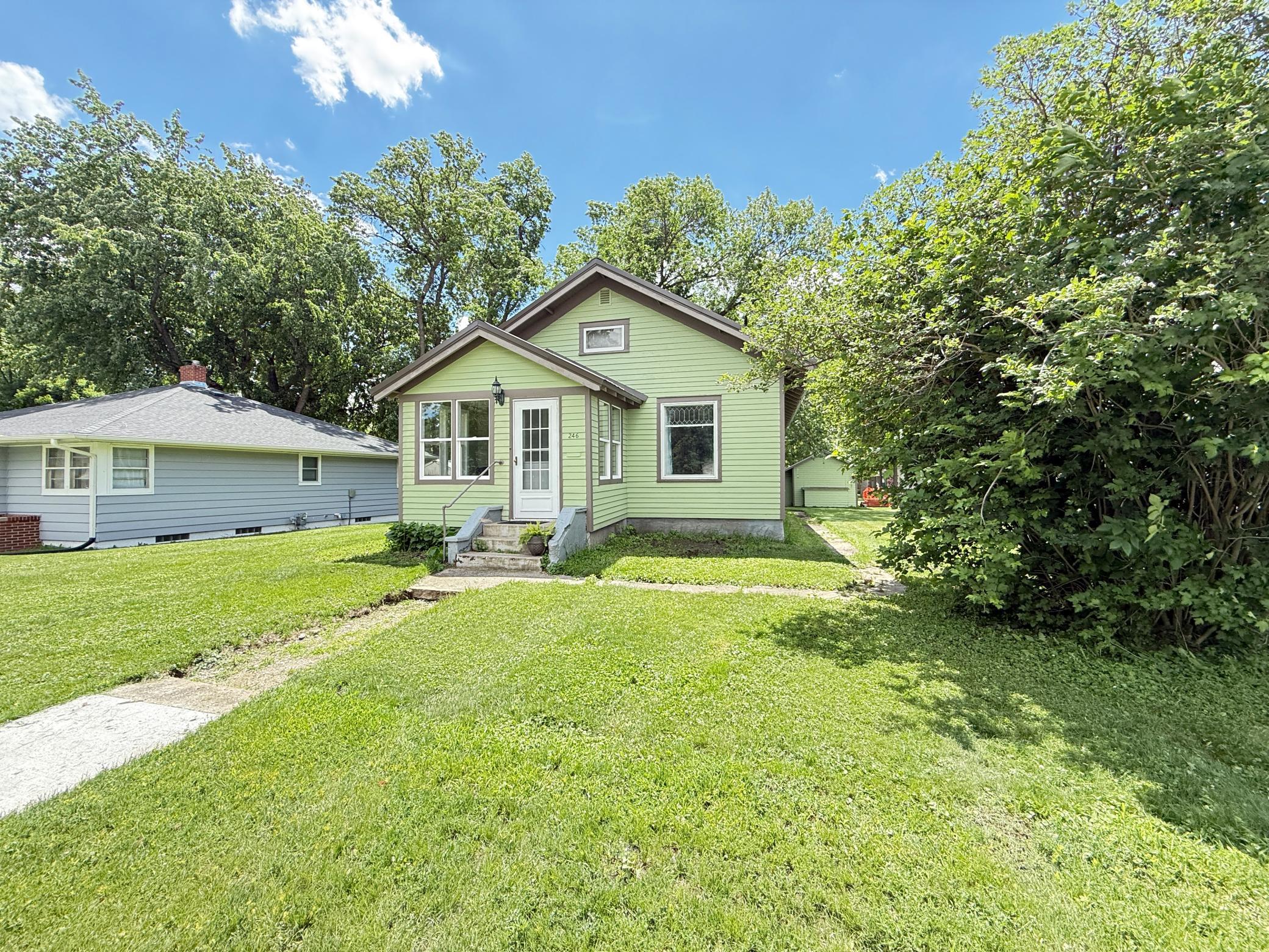 246 E Rooney Avenue Property Photo 1