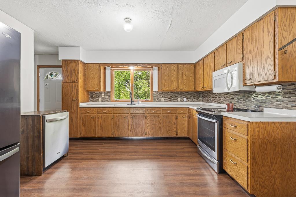 2110 Highway 75 Property Photo 14