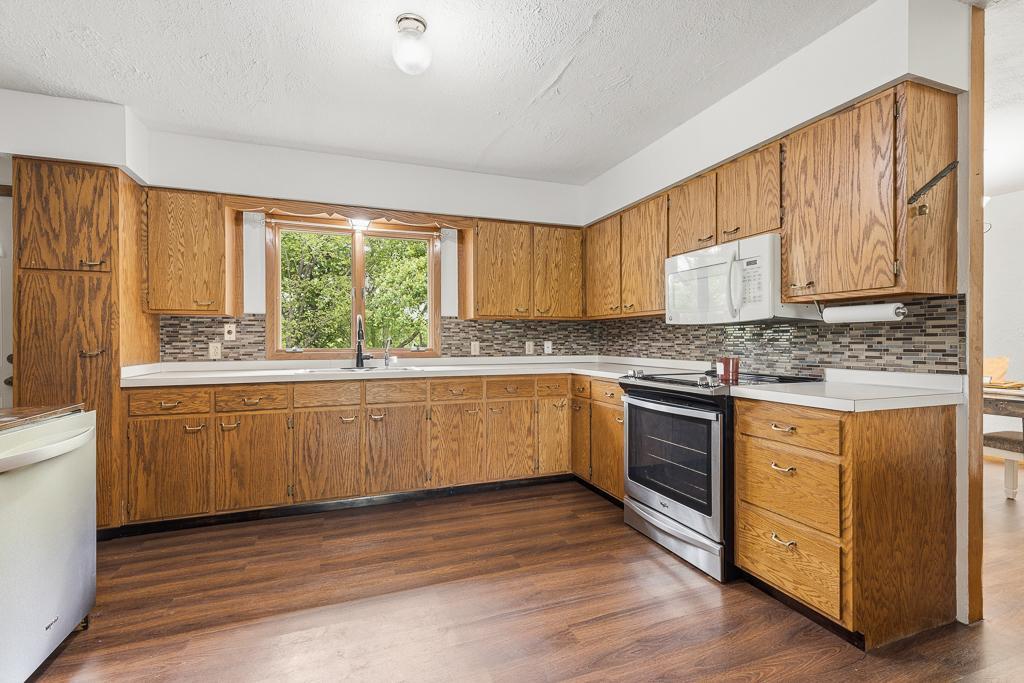 2110 Highway 75 Property Photo 16