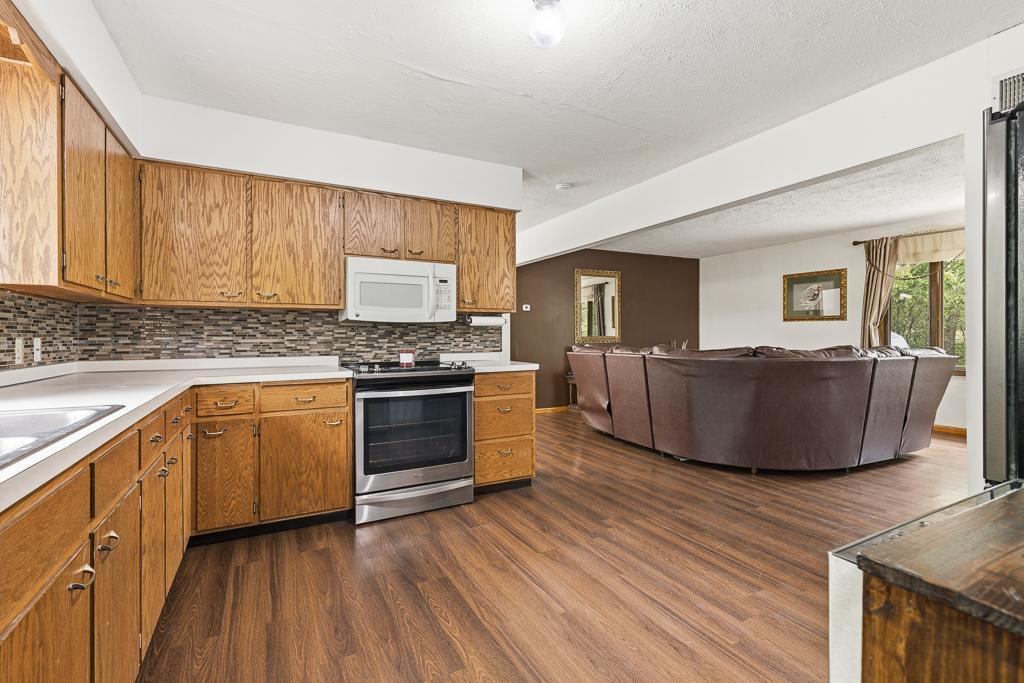 2110 Highway 75 Property Photo 17