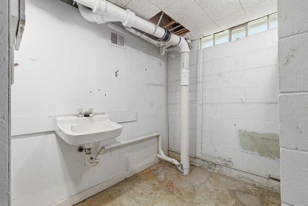 2110 Highway 75 Property Photo 36