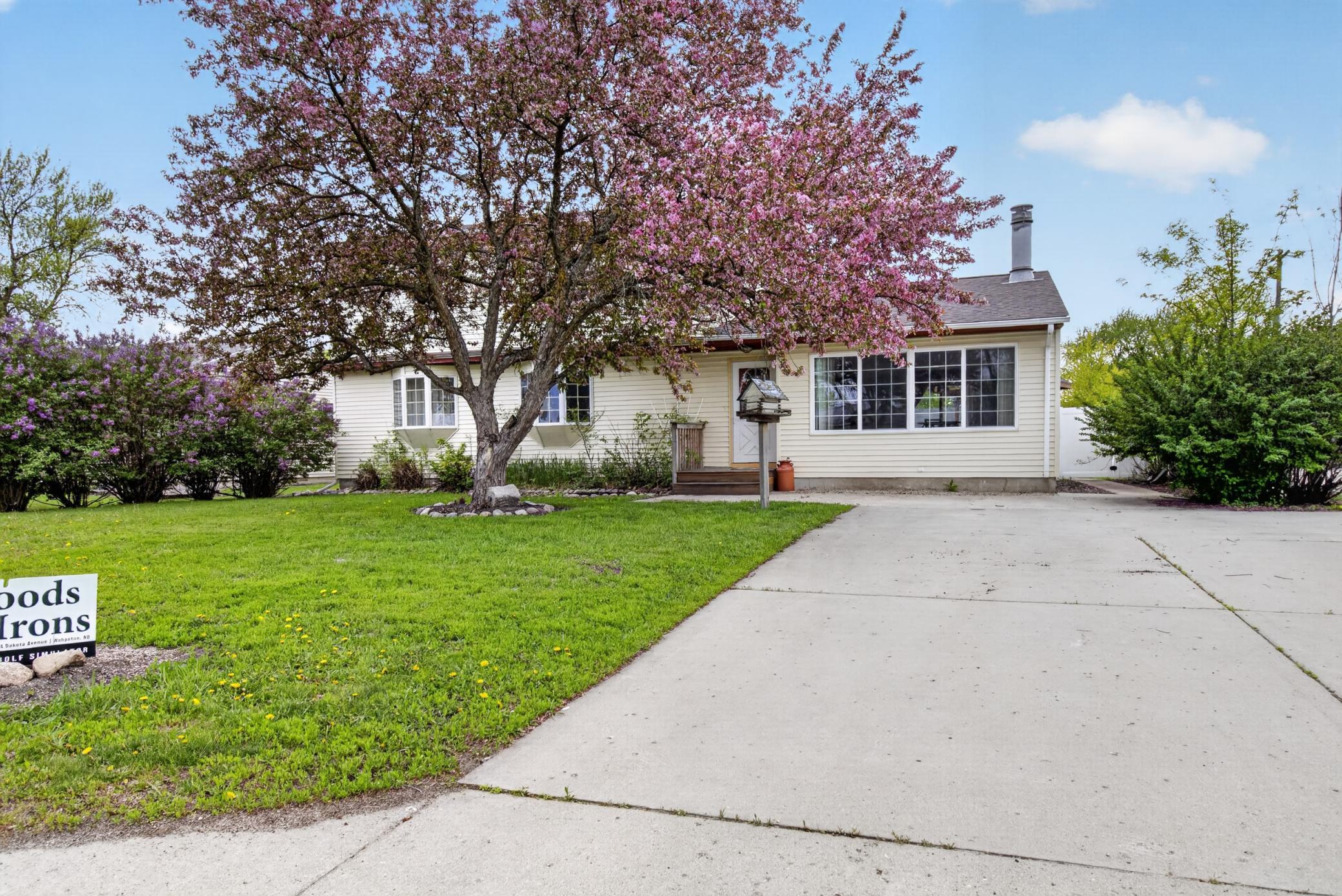 729 7th Street S Property Photo 1