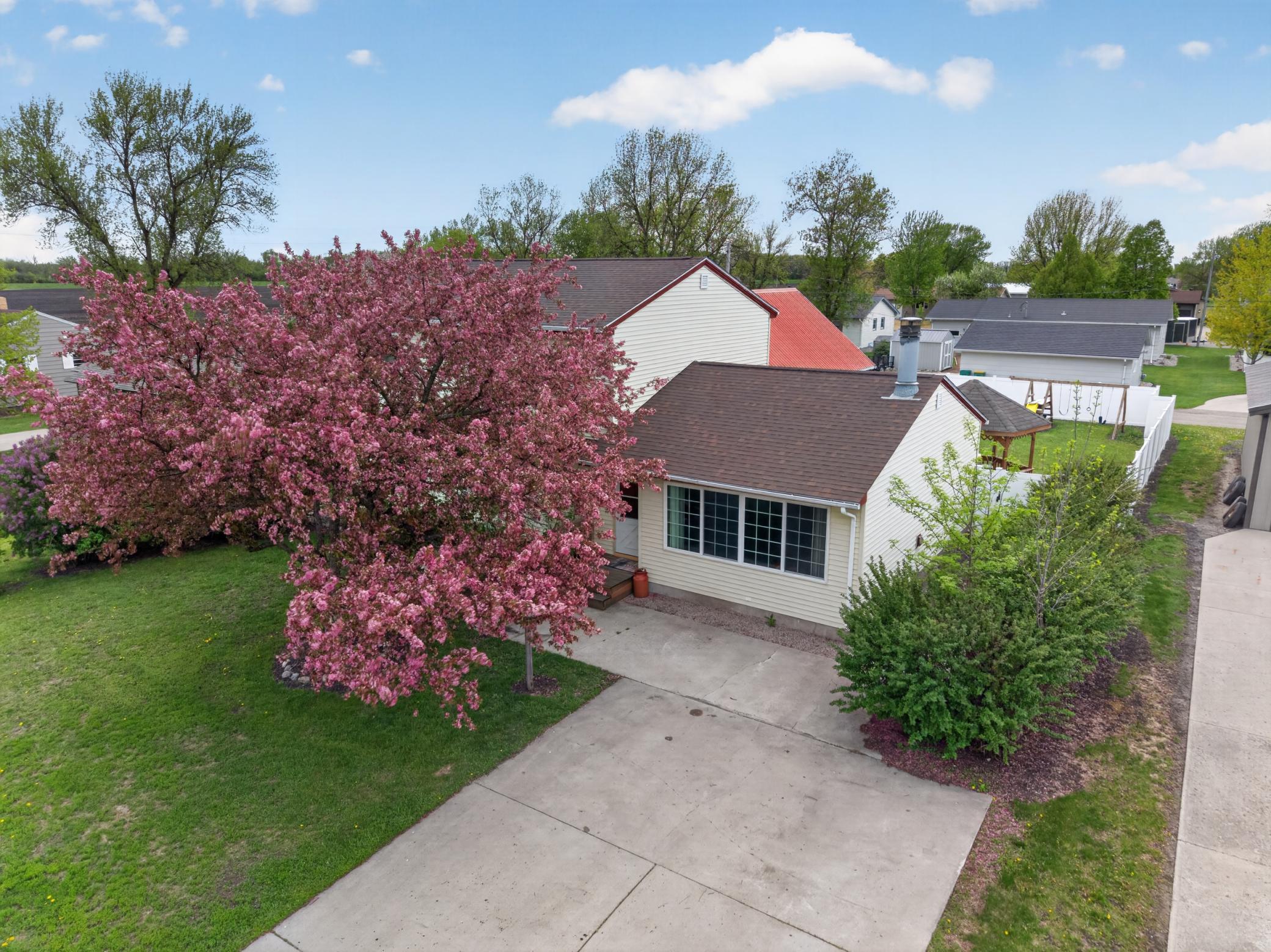 729 7th Street S Property Photo 4