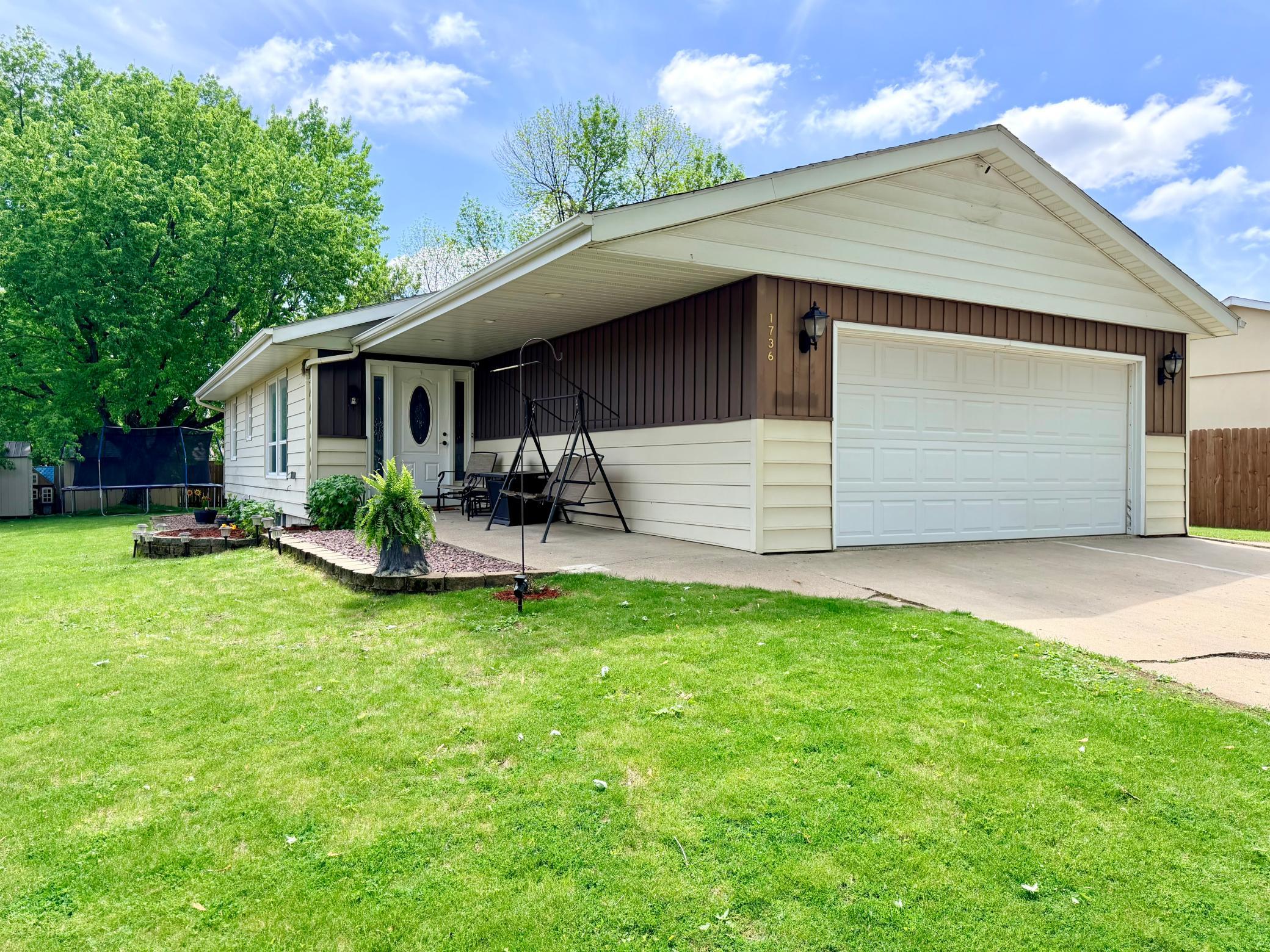 1736 Douglas Avenue Property Photo 1