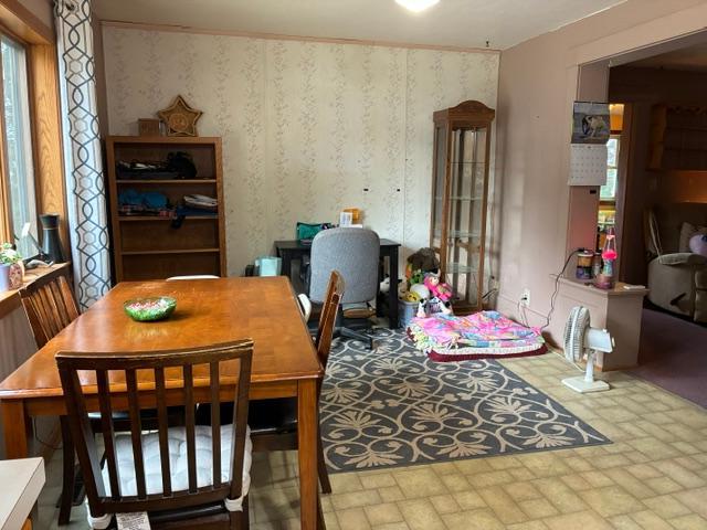 210 Front Street E Property Photo 5