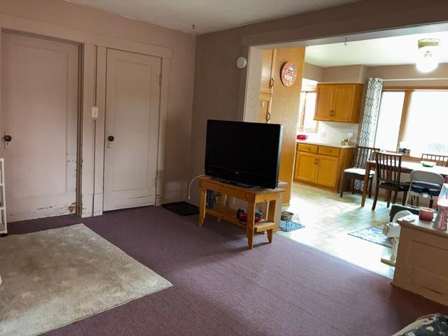 210 Front Street E Property Photo 6