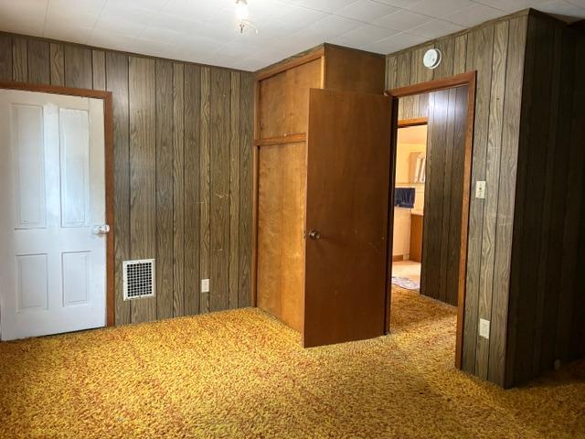 210 Front Street E Property Photo 14