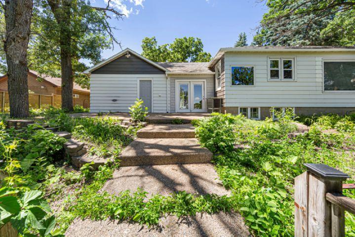 775 Shoreacres Drive Property Photo 3