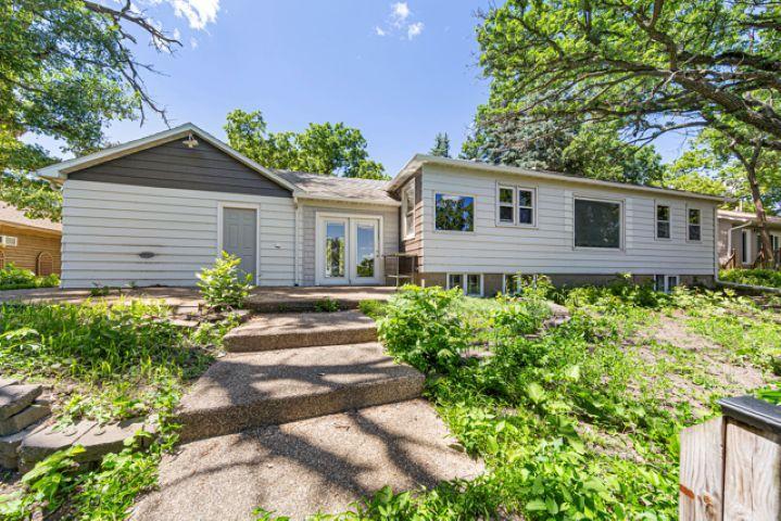 775 Shoreacres Drive Property Photo 4