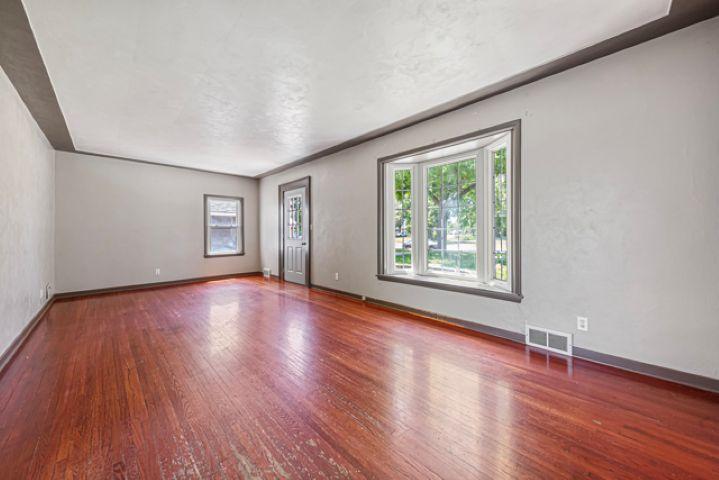 775 Shoreacres Drive Property Photo 7