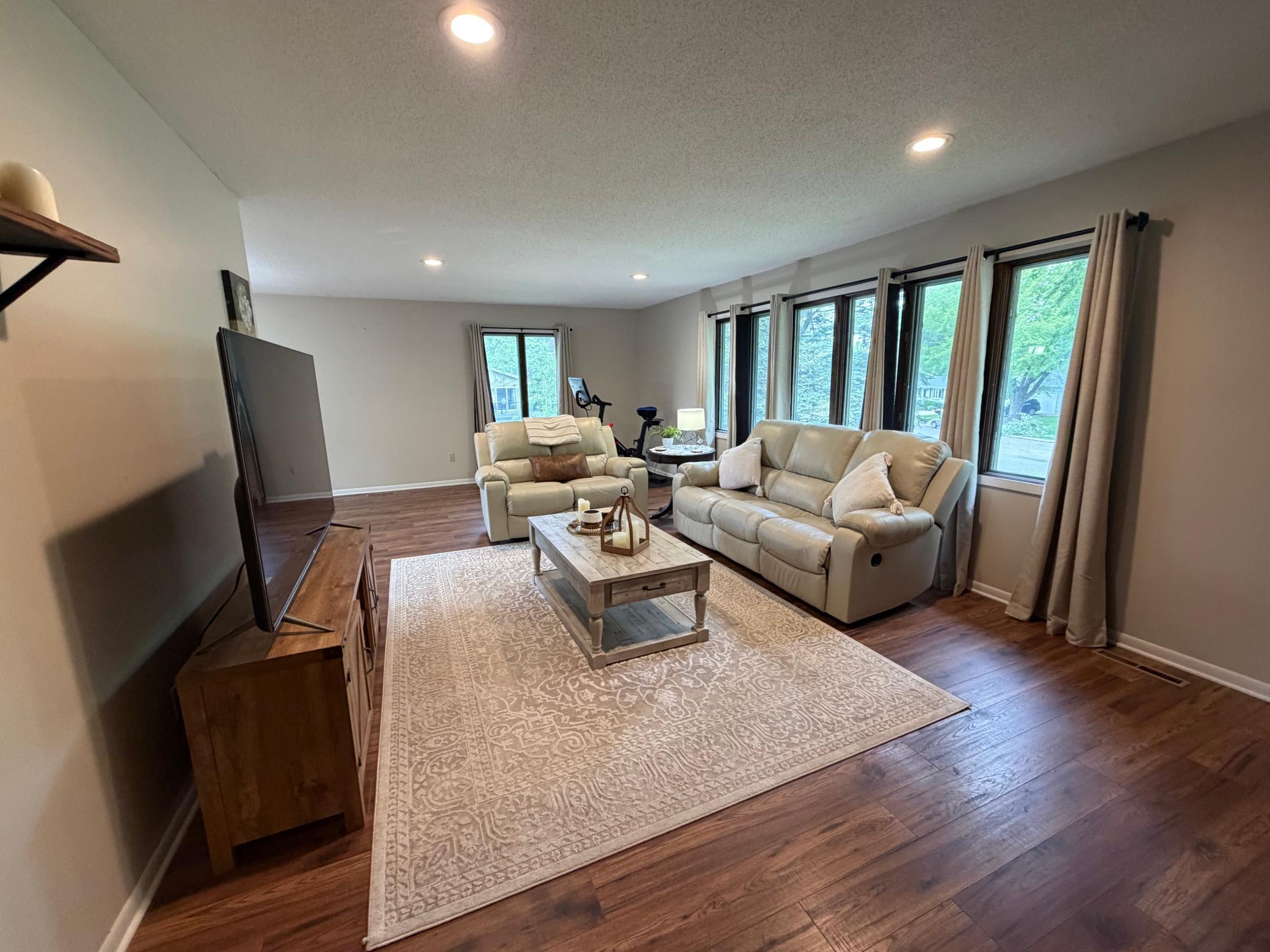 1609 Gateway Drive Property Photo 3