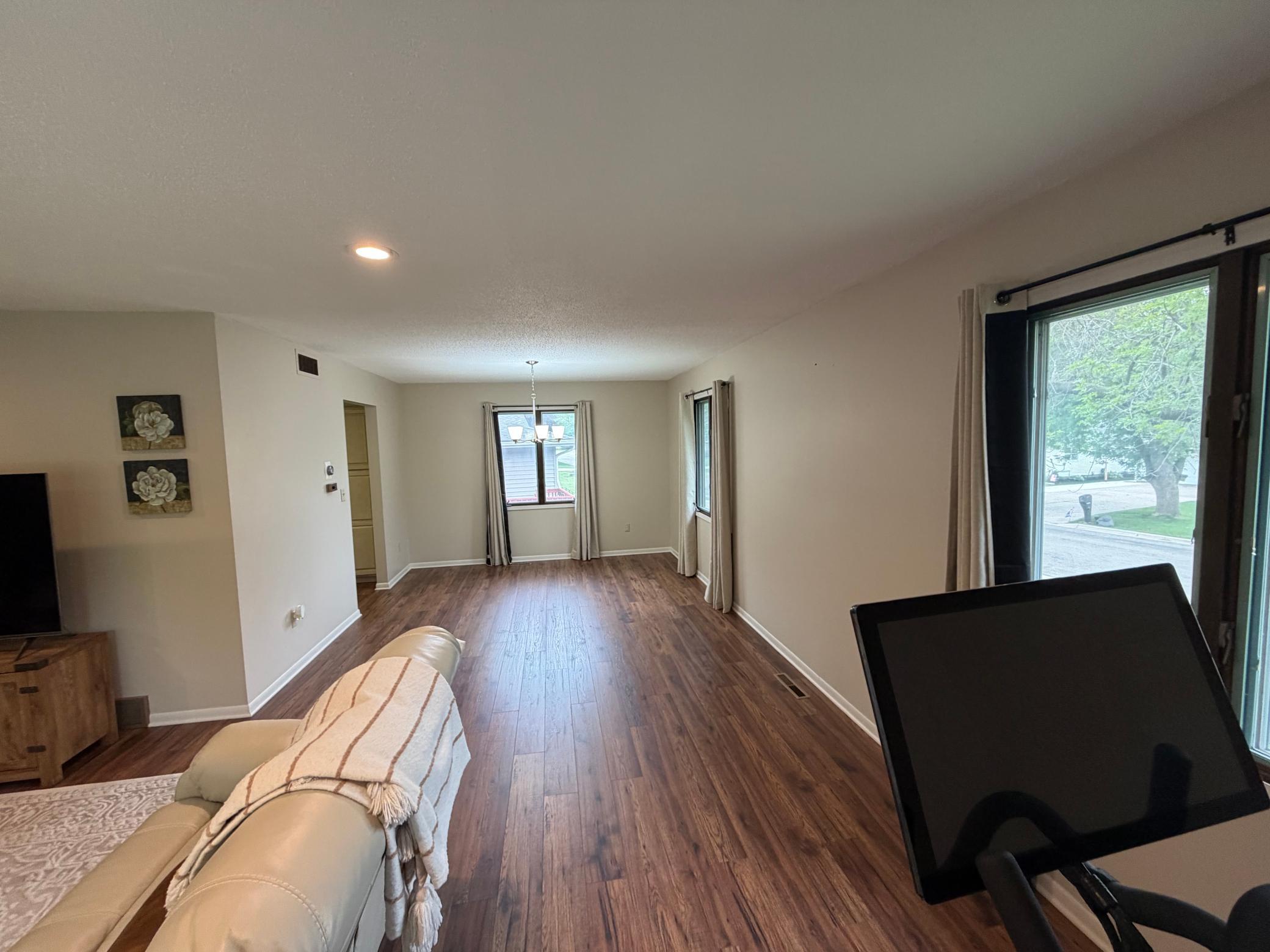 1609 Gateway Drive Property Photo 4