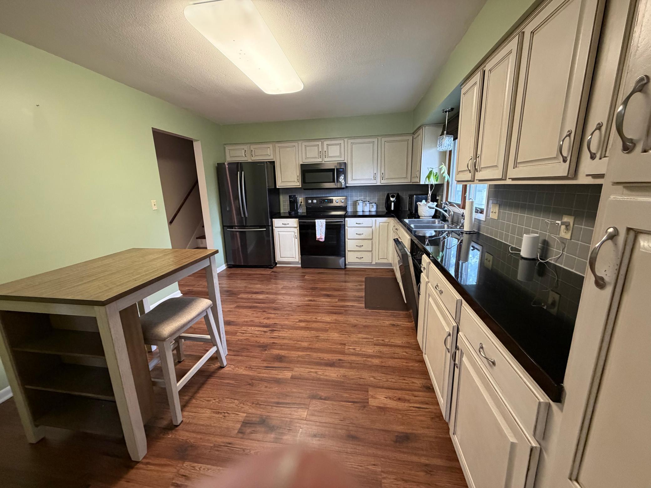 1609 Gateway Drive Property Photo 6