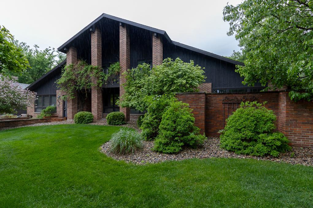 710 Summit Avenue Property Photo 1