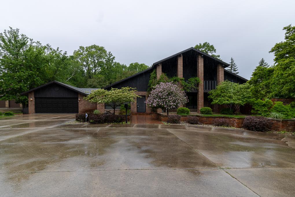 710 Summit Avenue Property Photo 2