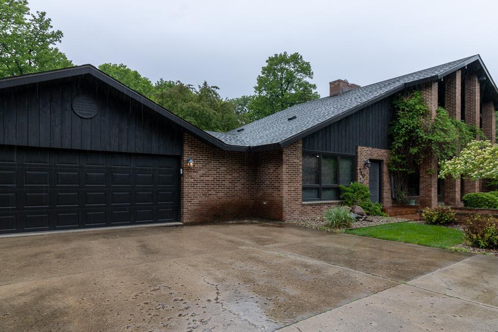 710 Summit Avenue Property Photo 4