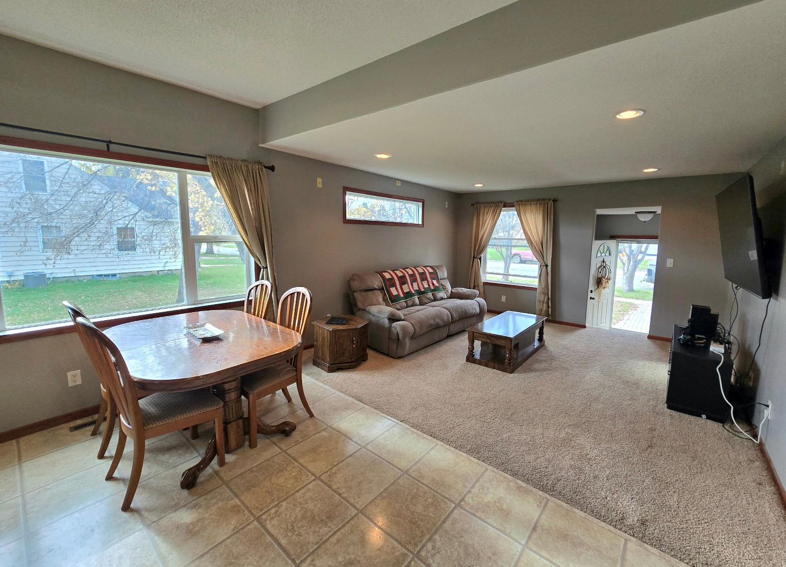 337 2nd Avenue E Property Photo 5