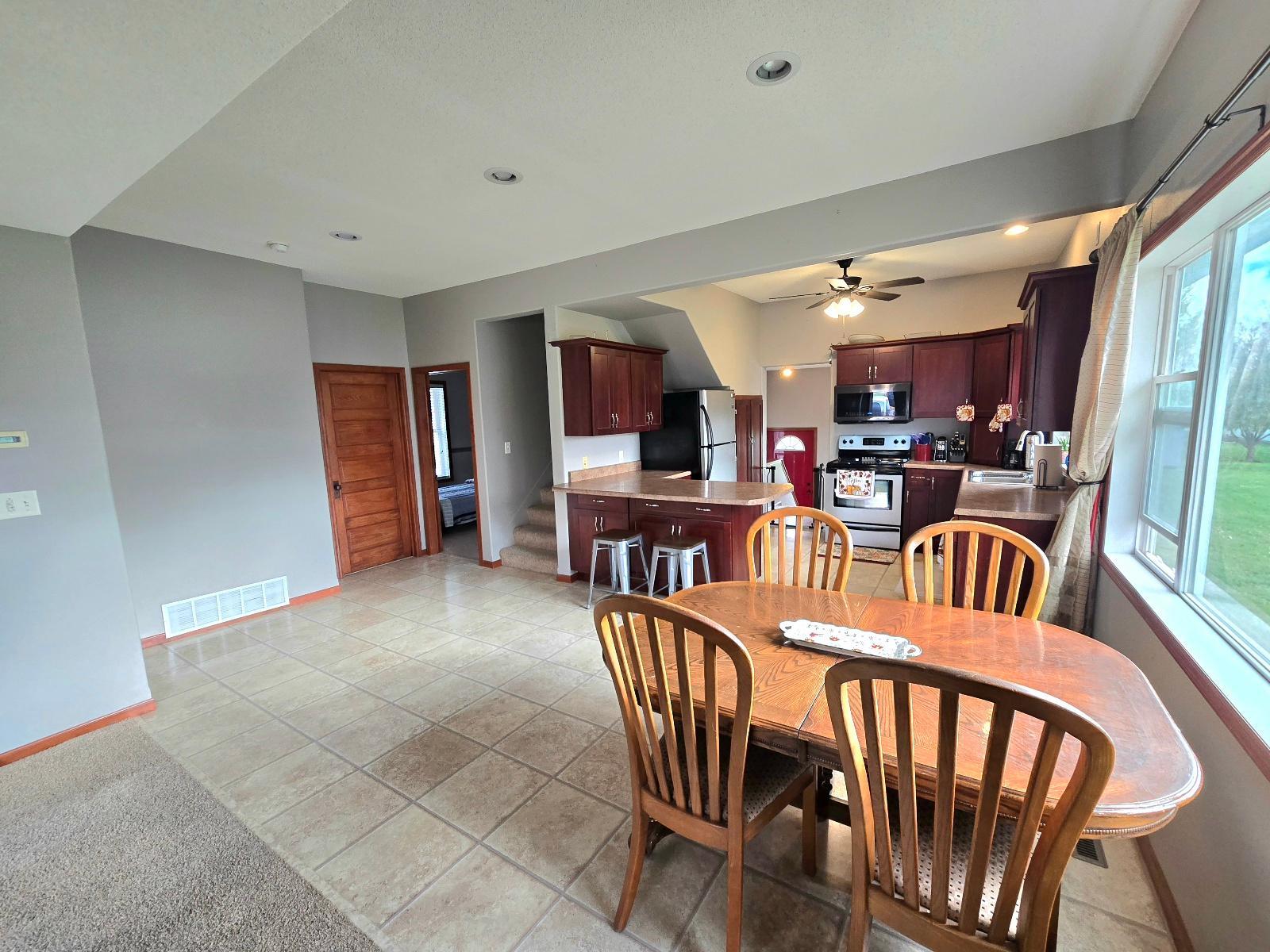 337 2nd Avenue E Property Photo 7