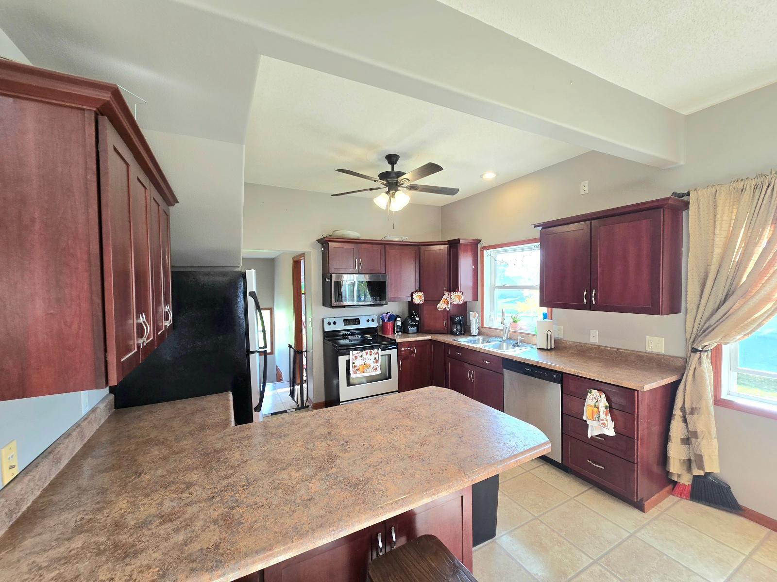 337 2nd Avenue E Property Photo 9