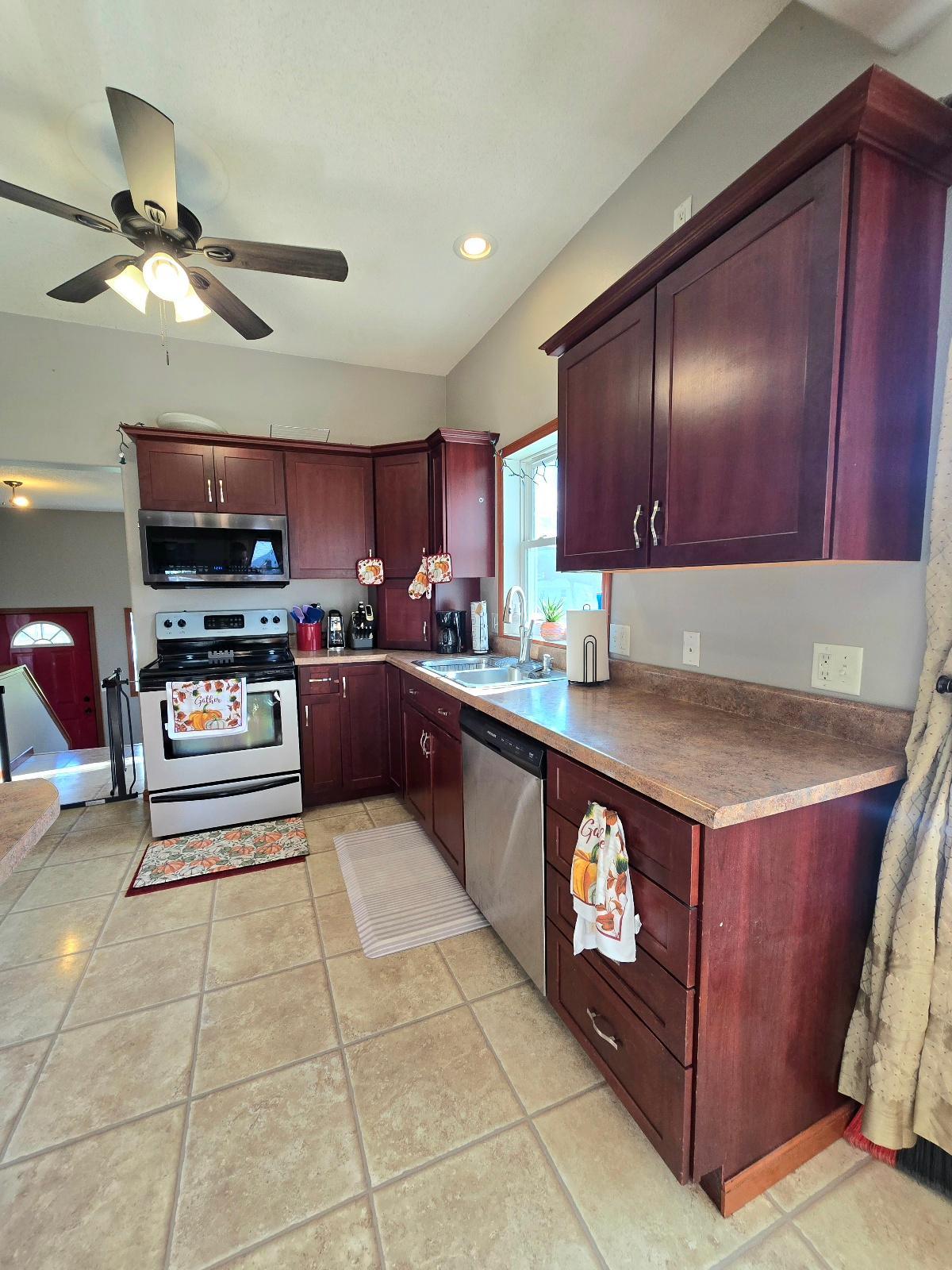 337 2nd Avenue E Property Photo 11