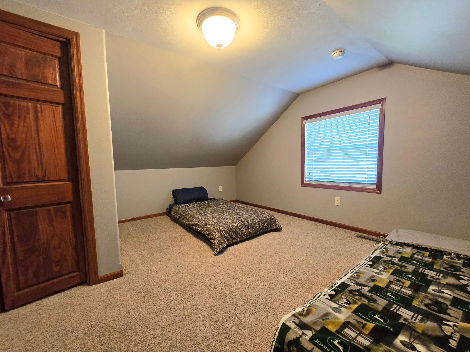 337 2nd Avenue E Property Photo 33