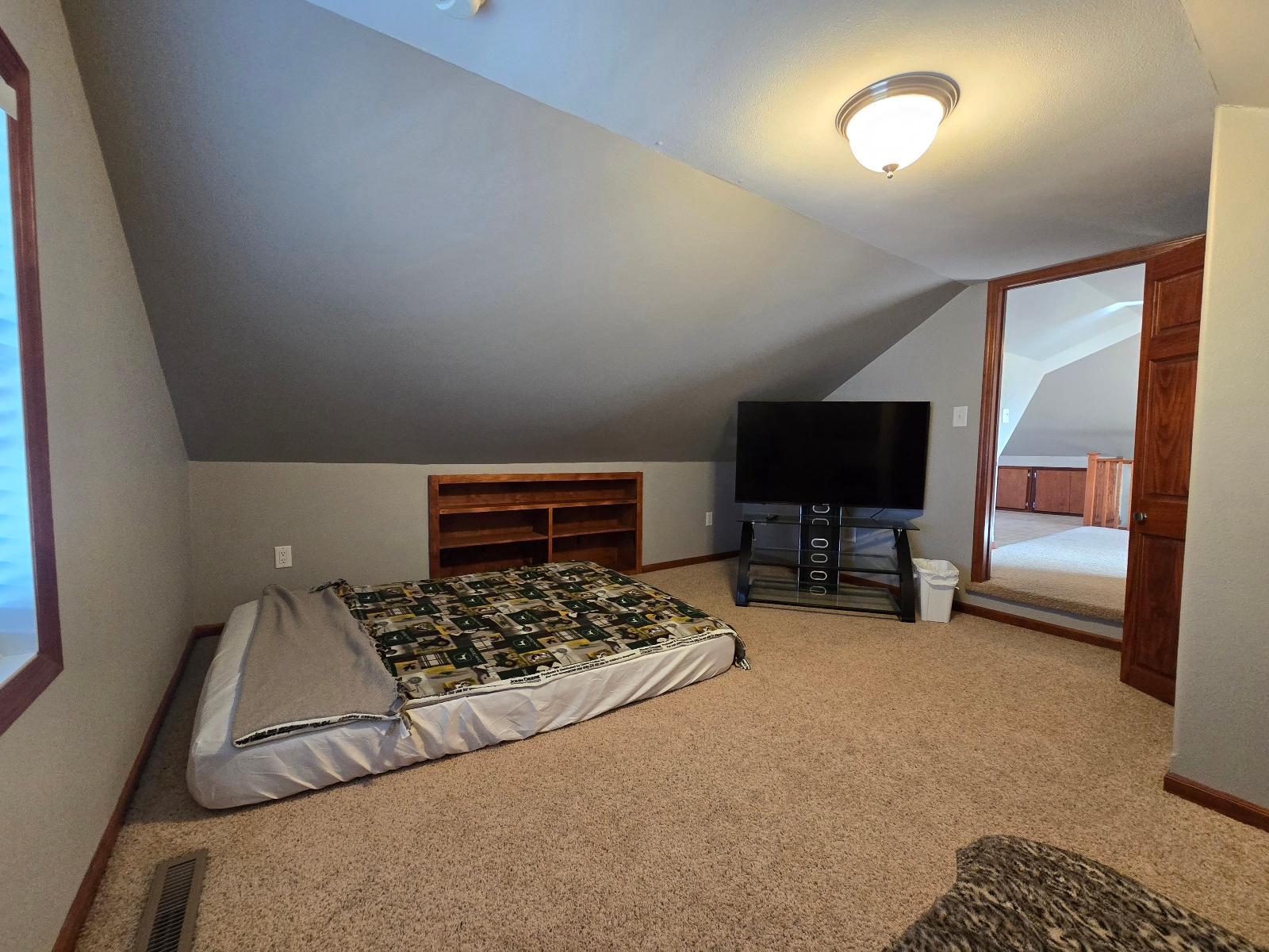 337 2nd Avenue E Property Photo 34