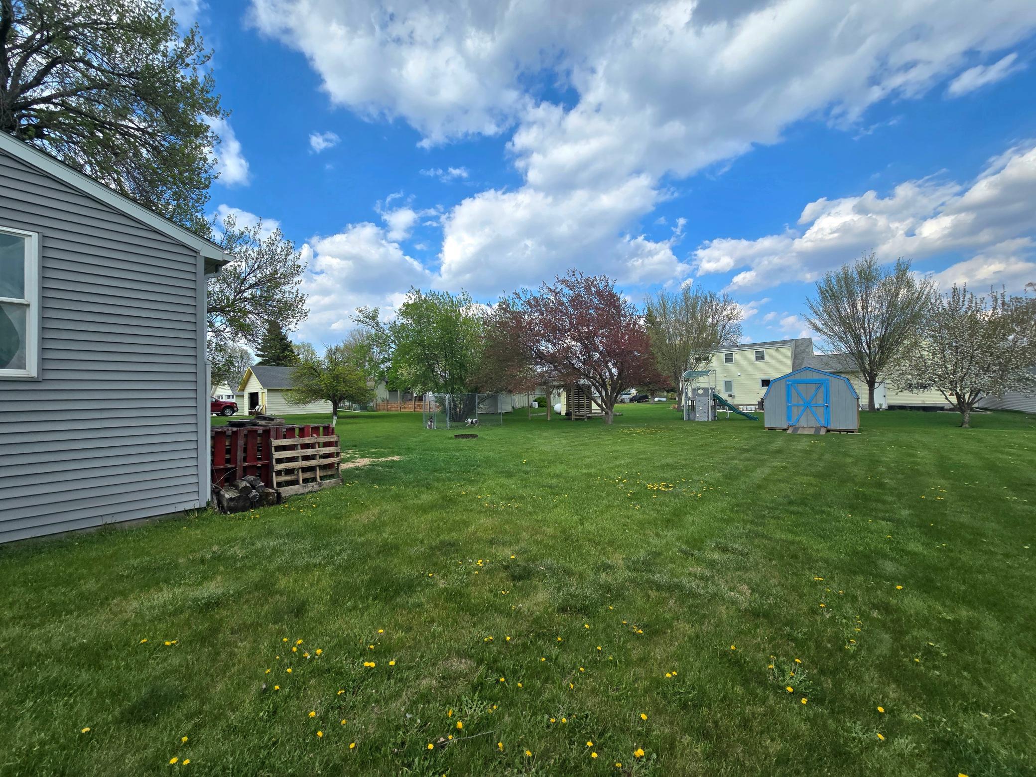 337 2nd Avenue E Property Photo 37