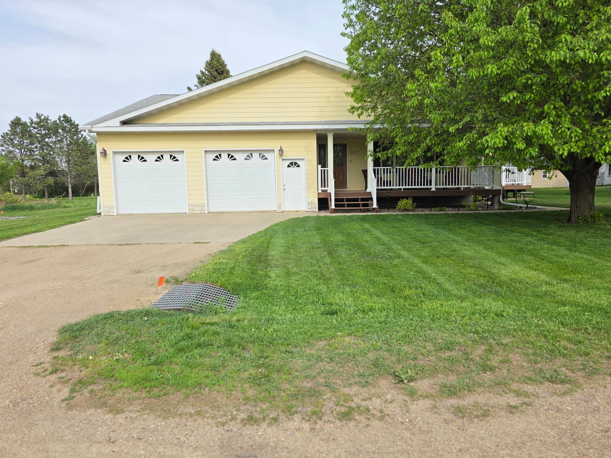 307 Brook Avenue N Property Photo 1