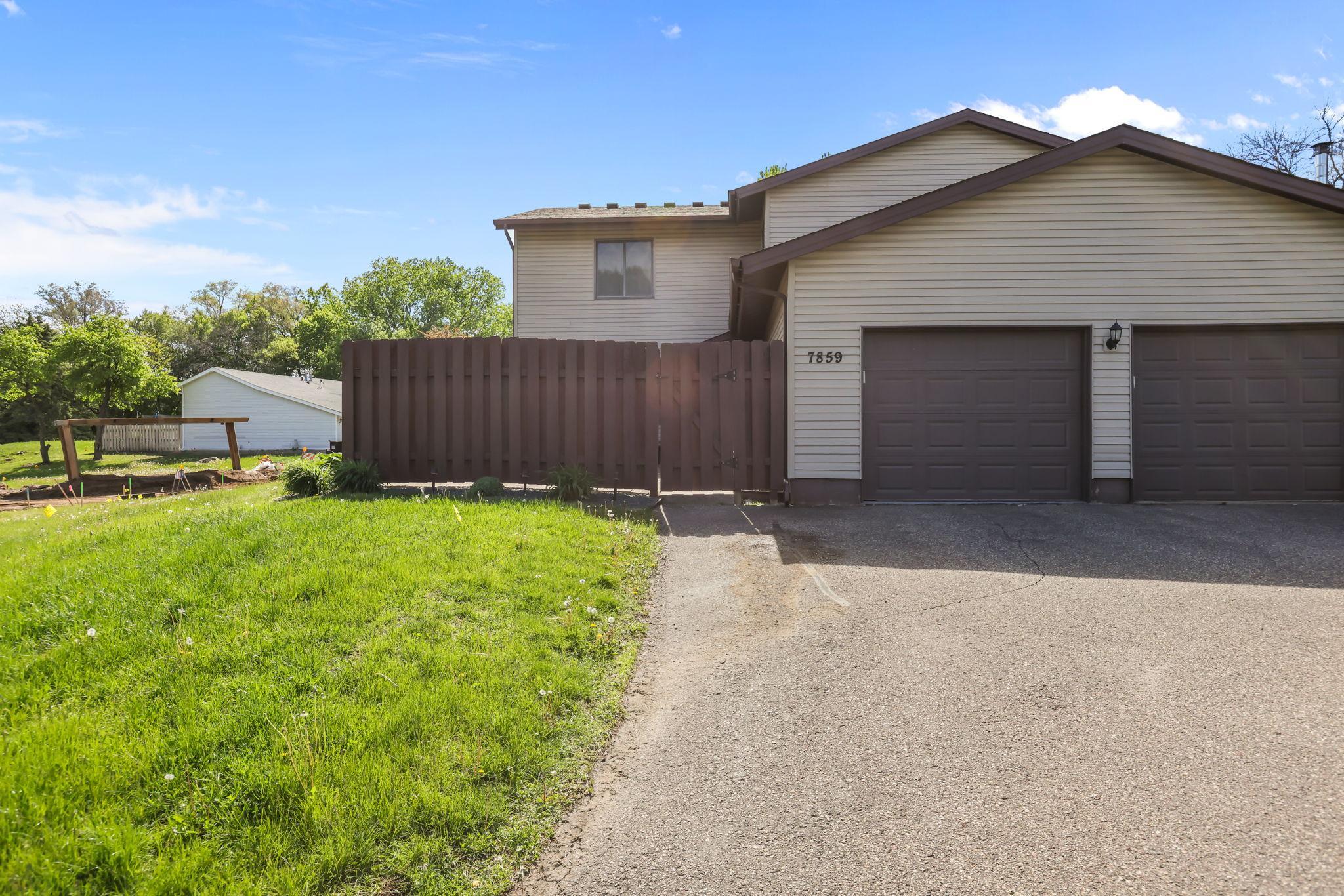 7859 Dunmore Road Property Photo 1