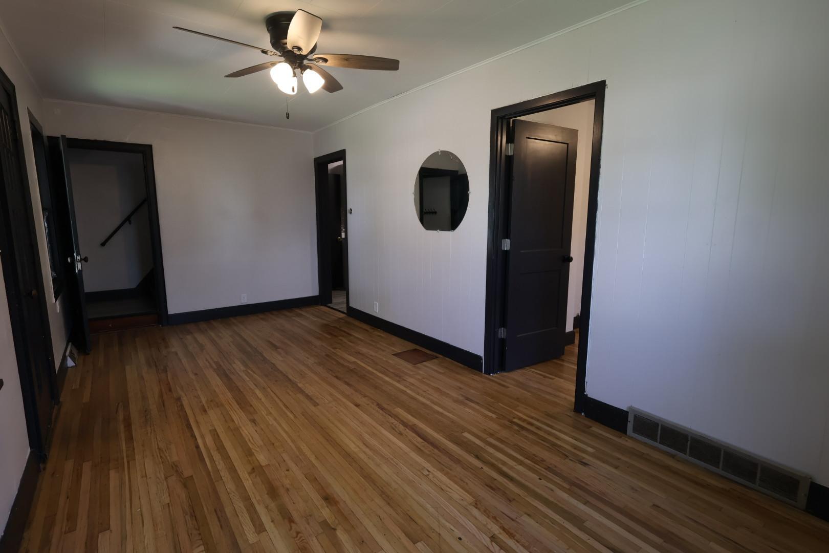 10 E 4th Street Property Photo 6