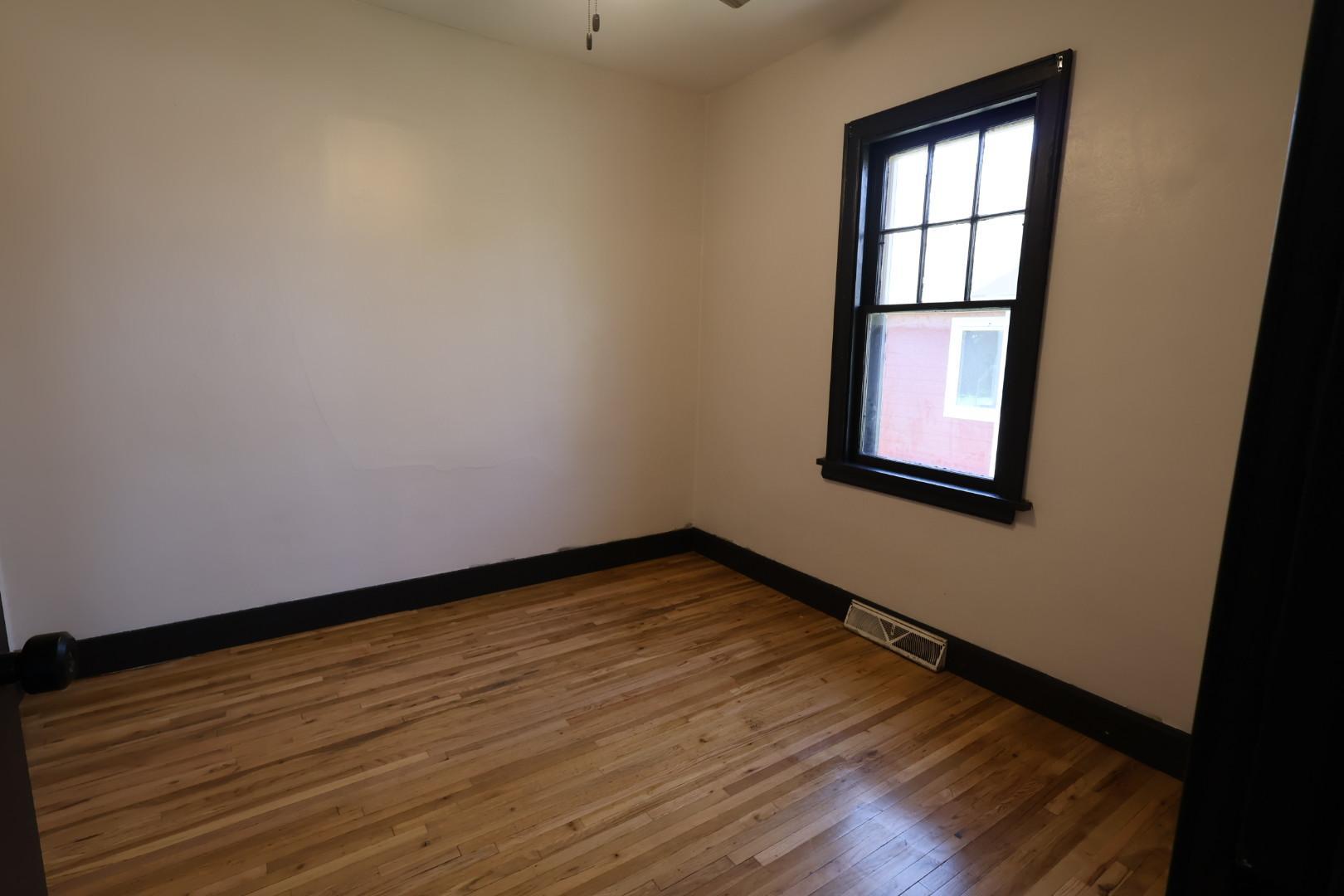 10 E 4th Street Property Photo 7