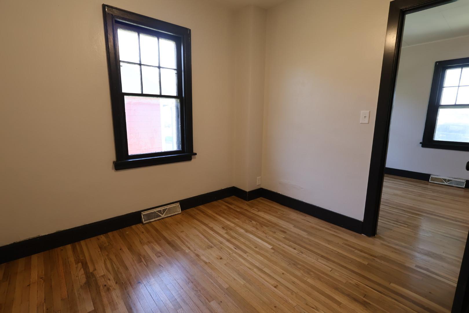 10 E 4th Street Property Photo 8