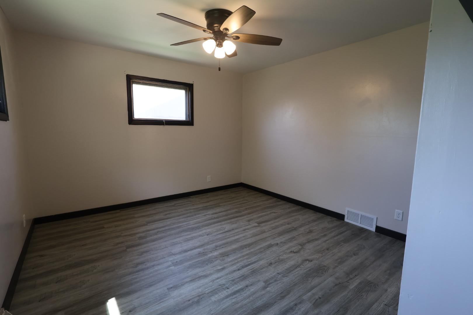 10 E 4th Street Property Photo 20