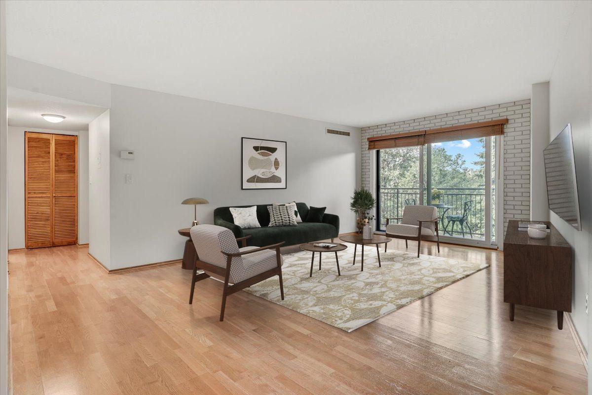 210 W Grant Street 210