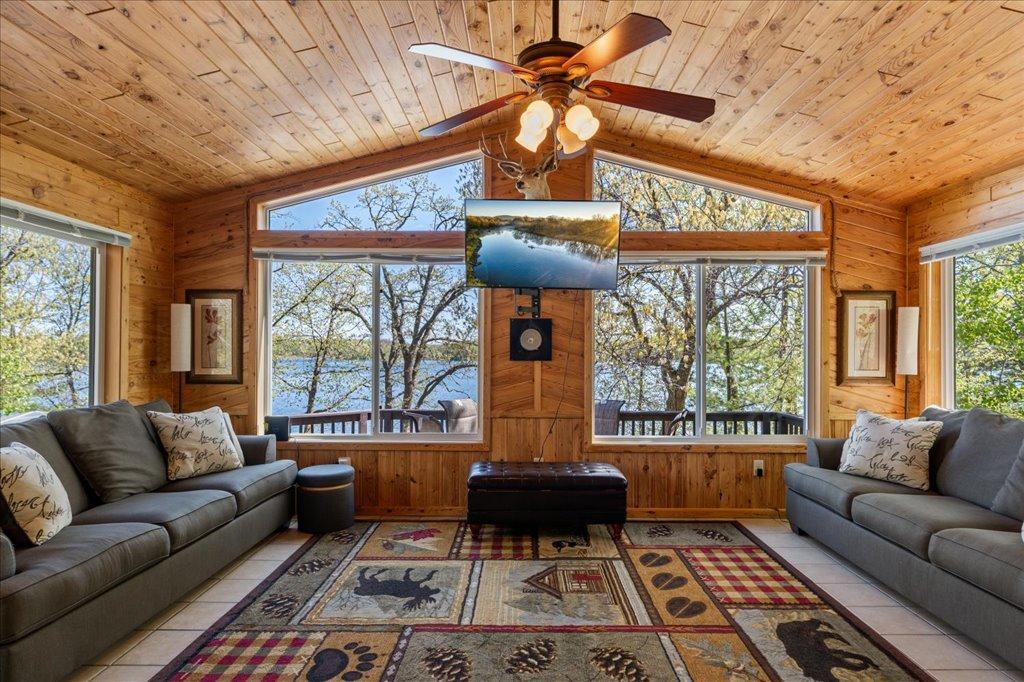 35470 Moccasin Lane Property Photo 6