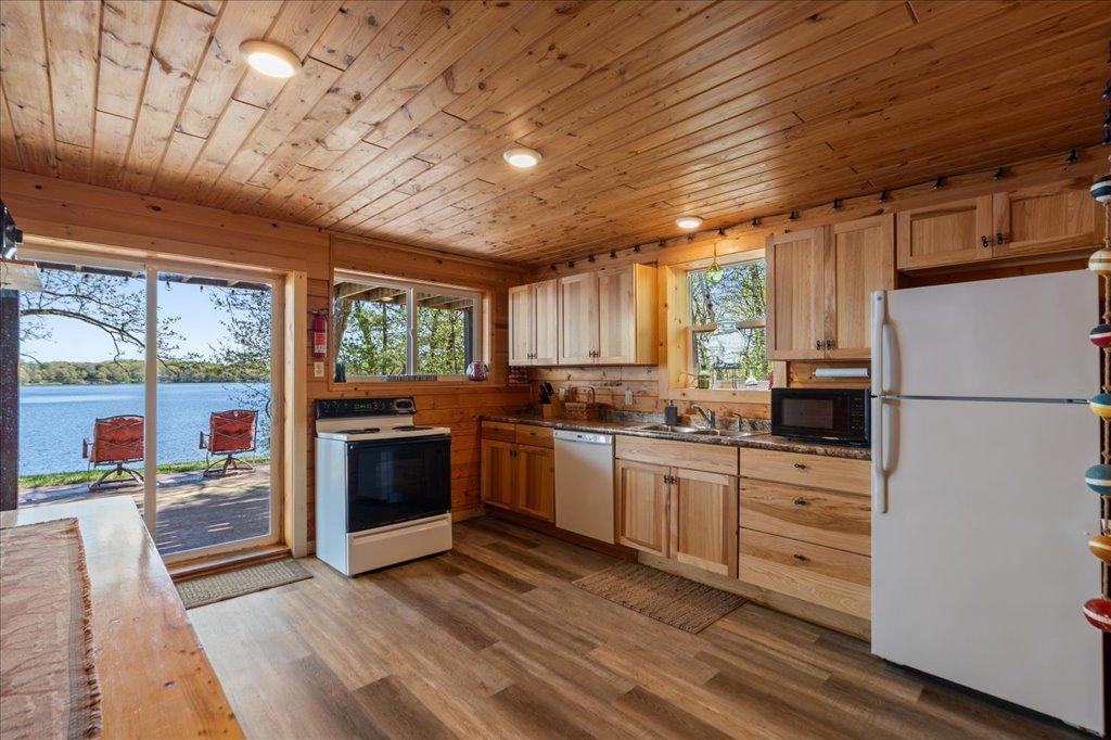 35470 Moccasin Lane Property Photo 13