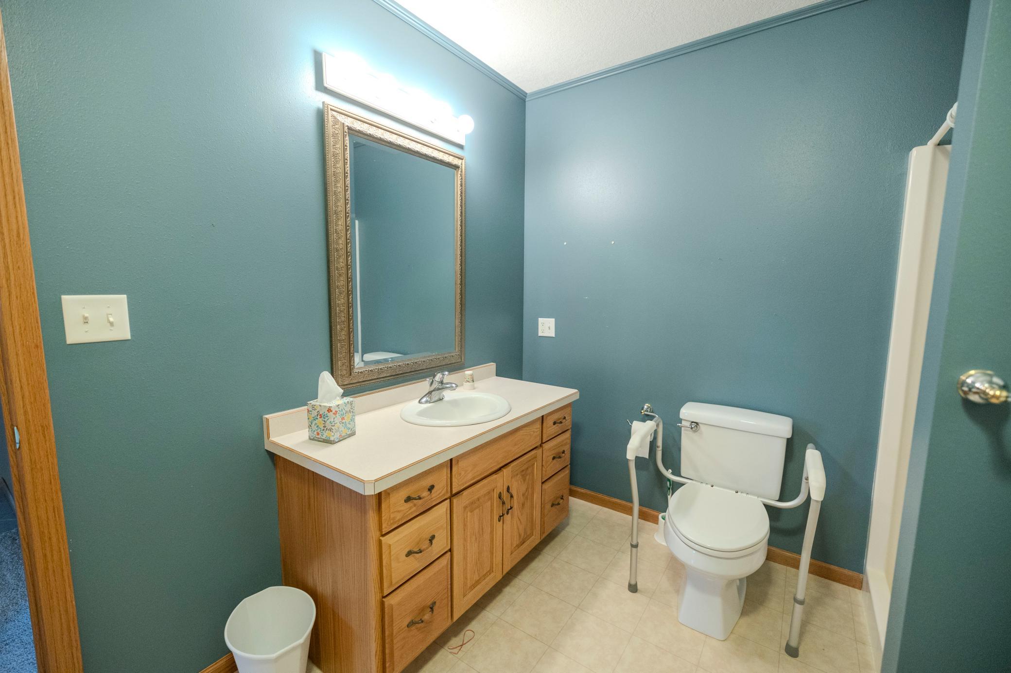 2 Line Drive Property Photo 23